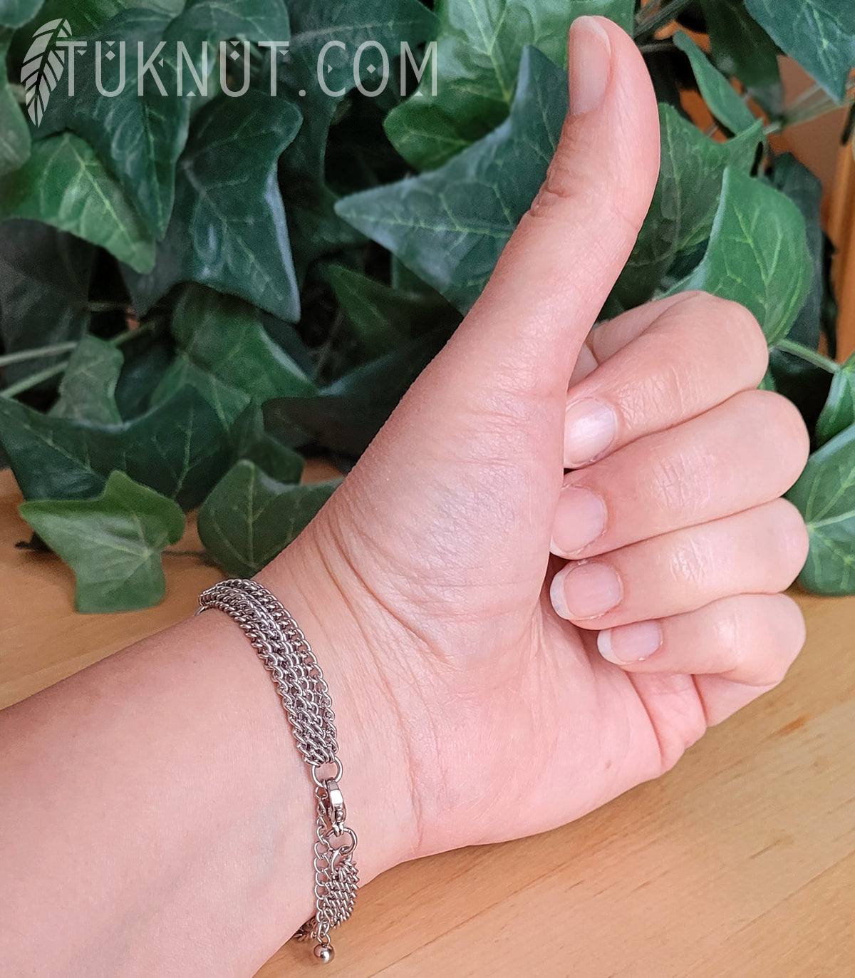 Crochet qui permet d'attacher facilement vos bracelets. TUKNUT