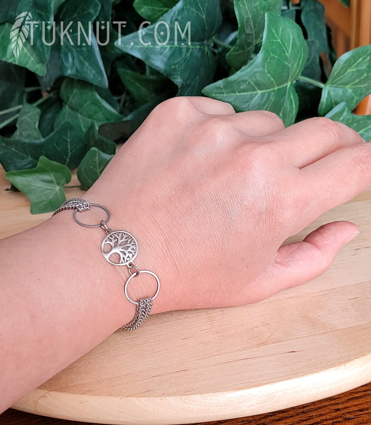 Crochet qui permet d'attacher facilement vos bracelets. TUKNUT