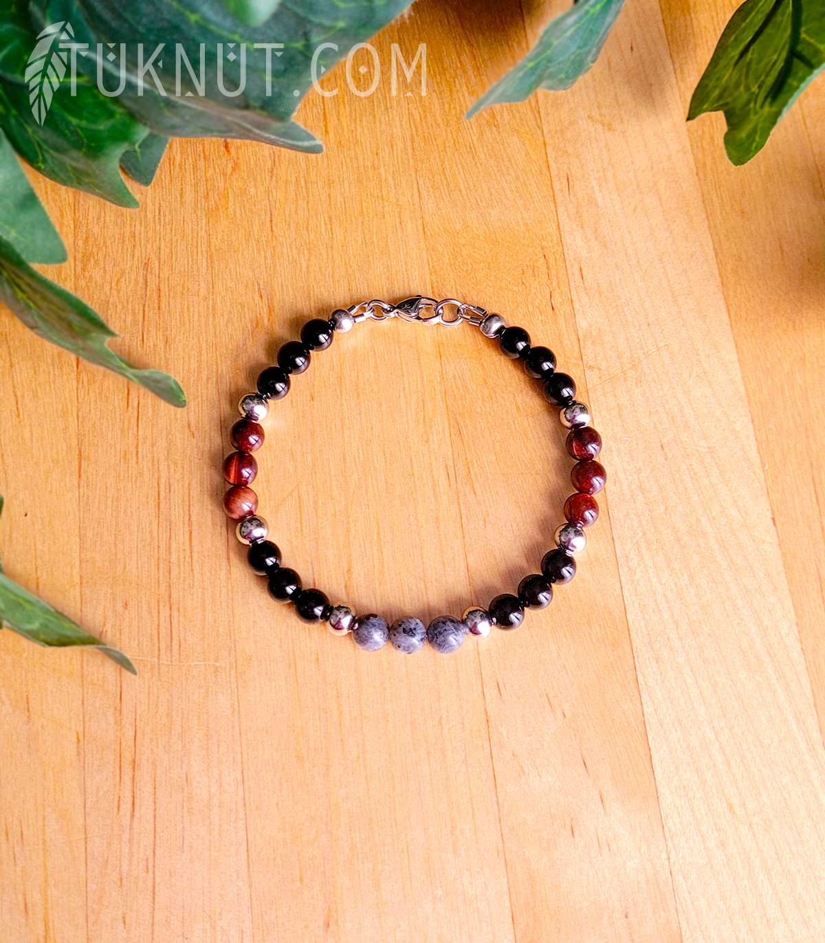 Bracelet d'inspiration autochtone en acier inoxydable avec onyx, oeil de tigre et labradorite (couleurs : noir, brun/rouge, gris et argent) TUKNUT
