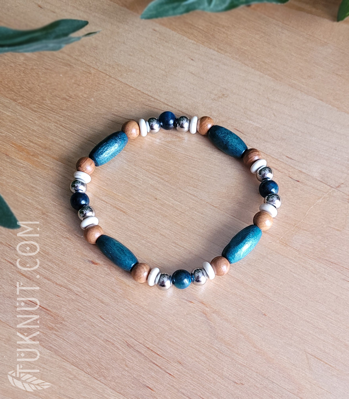 Bracelet extensible d'inspiration autochtone avec bois Mala, oeil de tigre, turquoise et acier inoxydable (couleurs : brun pâle, bleu, beige et argent) TUKNUT