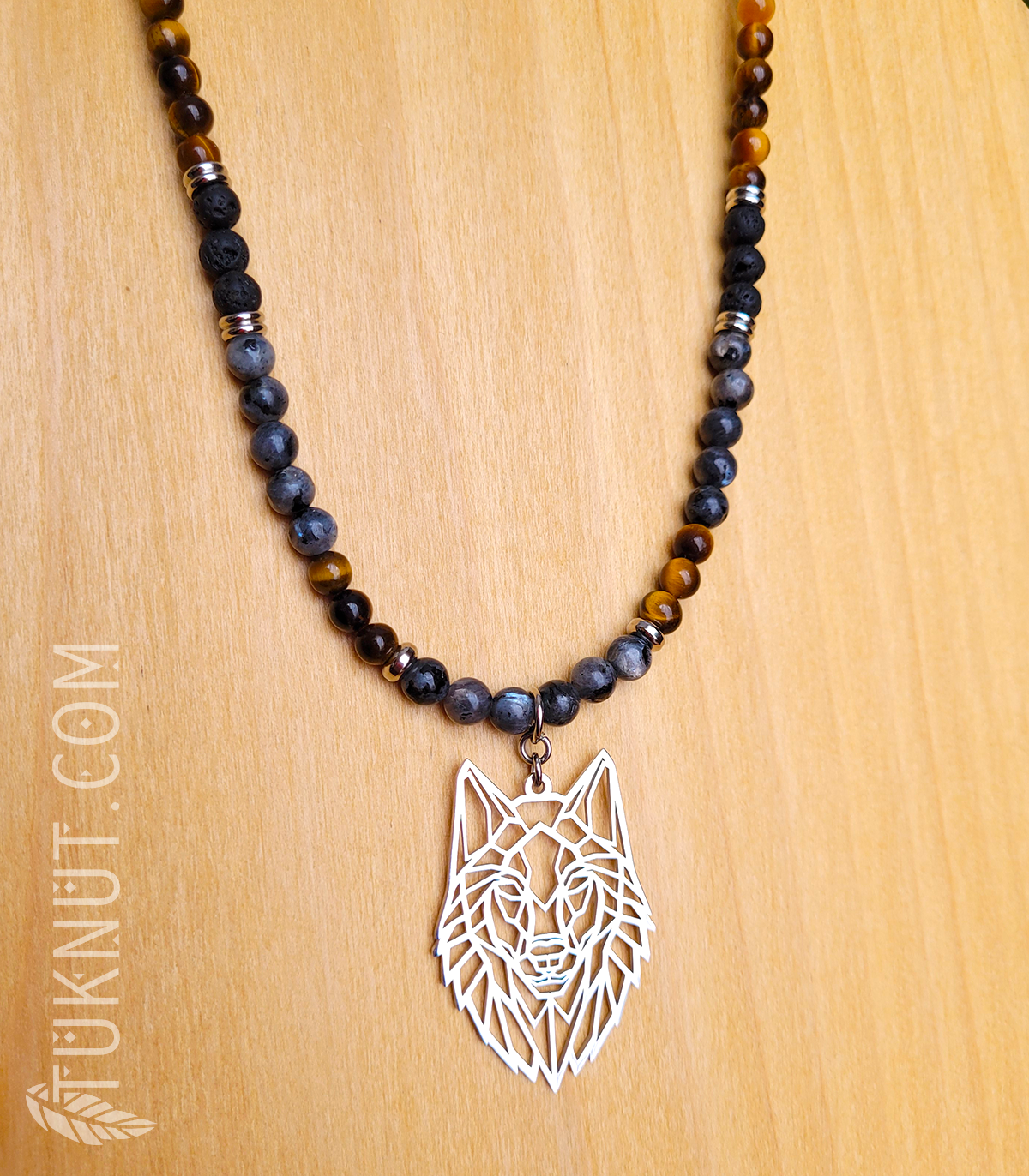Collier d'inspiration autochtone avec pendentif (loup) en acier inoxydable avec pierre volcanique, labradorite et oeil de tigre (couleurs : noir, gris, brun et argent) TUKNUT