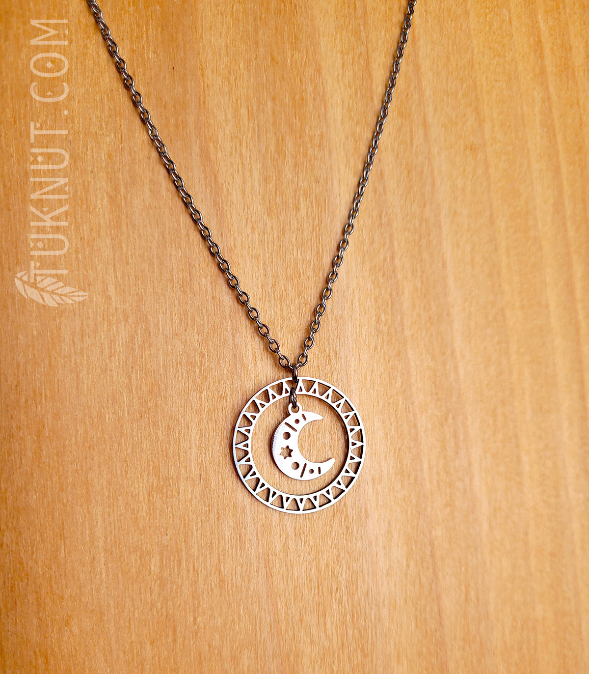 Collier d'inspiration autochtone en acier inoxydable avec pendentif (Soleil avec la lune et les étoiles) (couleur : argent) TUKNUT