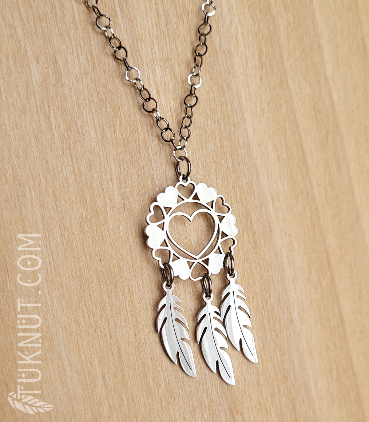 Collier Capteur de rêves avec coeurs • C61