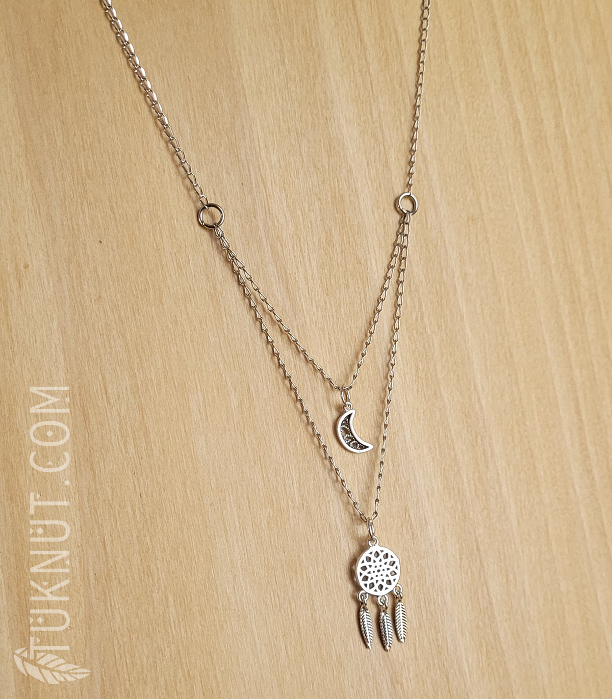 Collier d'inspiration autochtone en acier inoxydable; avec pendentifs (lune et capteur de rêve) en argent Sterling 925 (couleur : argent) TUKNUT