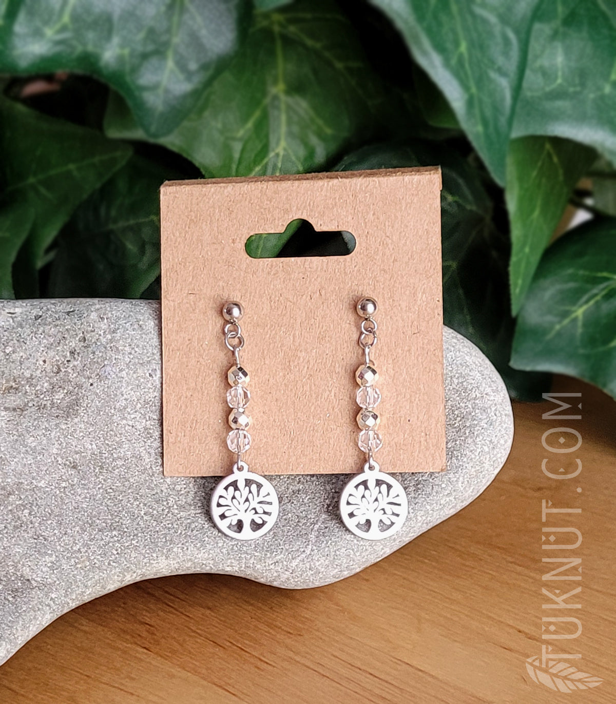 Boucles d'oreilles (tiges et papillons) d'inspiration autochtone; avec pendentif (arbre de vie) en acier inoxydable; avec hématite et cristal (couleurs : argent et translucide) TUKNUT