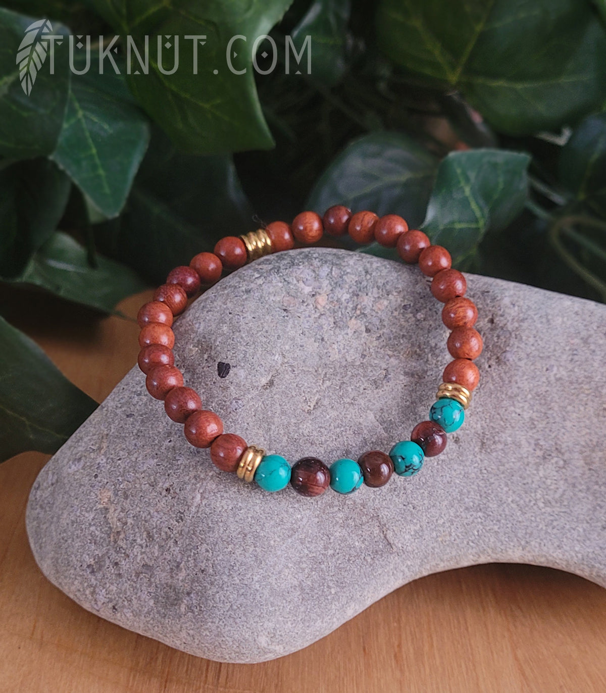 Bracelet extensible d'inspiration autochtone avec bois de rose, turquoise, oeil de tigre et acier inoxydable (couleurs : brun, turquoise, brun/rouge et or) TUKNUT