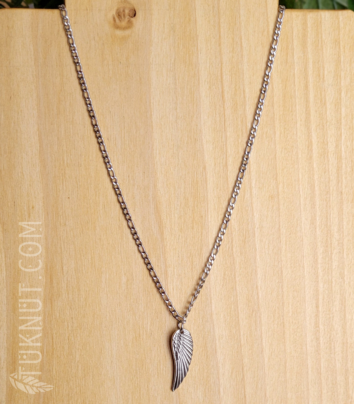 Collier d'inspiration autochtone avec pendentif (Aile d'oiseau) en acier inoxydable (couleur : argent) TUKNUT