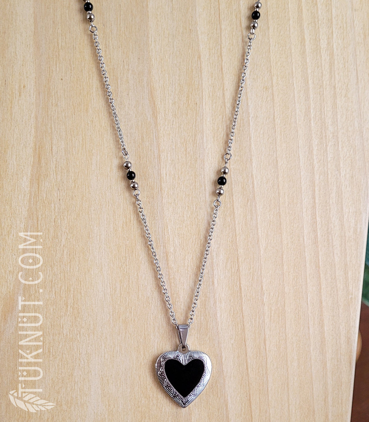 Collier en acier inoxydable avec pendentif (coeur avec remplissage noir) et onyx (couleurs : noir et argent) TUKNUT