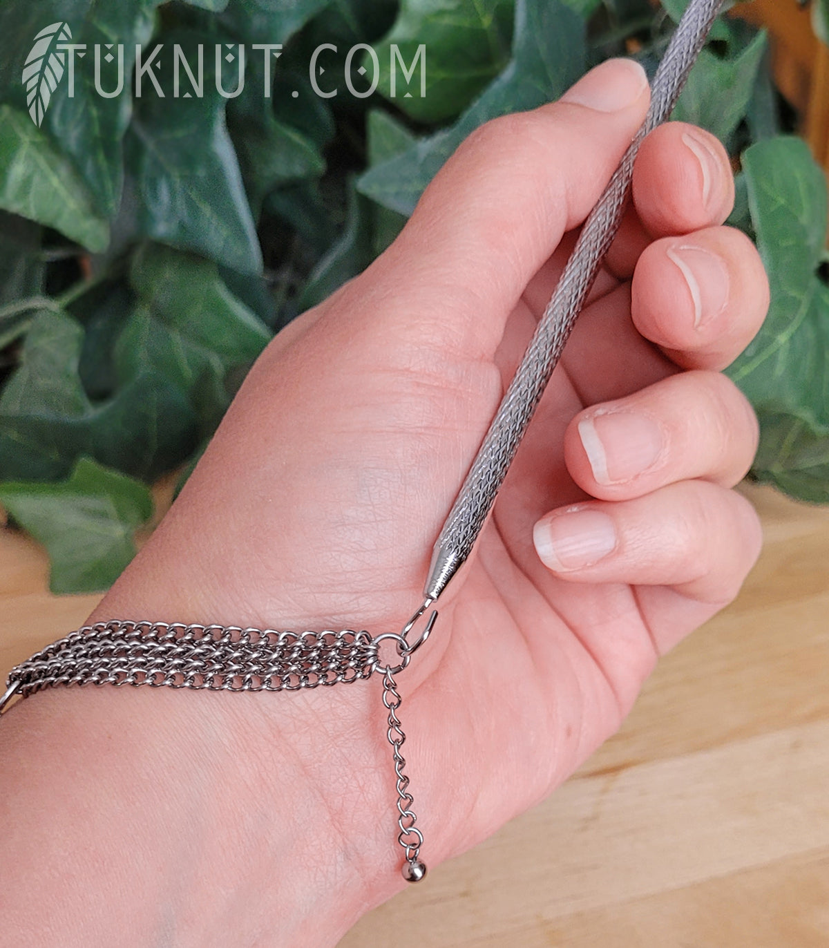 Crochet qui permet d'attacher facilement vos bracelets. TUKNUT