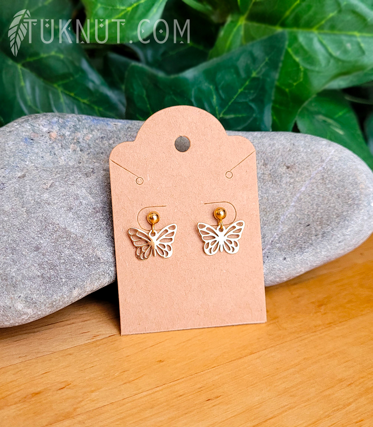Boucles d'oreilles (tiges et papillons) d'inspiration autochtone; avec pendentifs (papillon) en acier inoxydable (couleur : or) TUKNUT