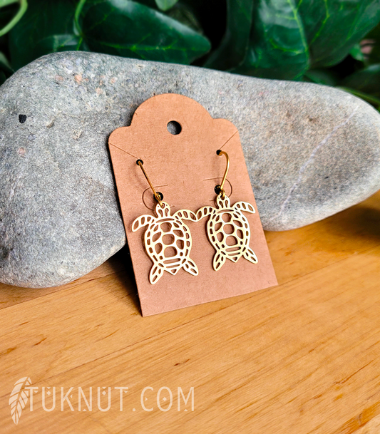 Boucles d'oreilles (à levier) d'inspiration autochtone; avec pendentifs (Tortue) en acier inoxydable (couleur : or) TUKNUT
