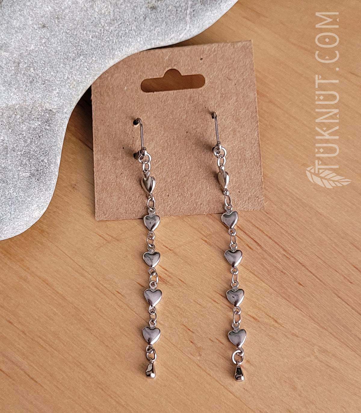 Boucles d'oreilles (à levier) en acier inoxydable avec coeurs (couleur : argent) TUKNUT