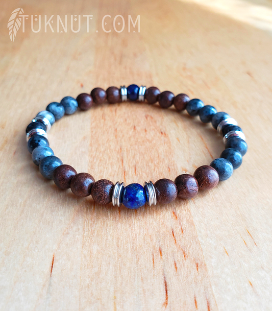 Bracelet extensible d'inspiration autochtone; avec acier inoxydable, labradorite, lapis lazuli, pierre volcanique et bois (couleurs : gris, brun, bleu foncé, noir et argent) TUKNUT