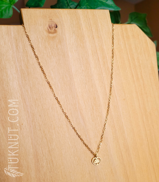 Collier d'inspiration autochtone avec pendentif (arbre de vie dans un coeur) en acier inoxydable (couleur : or) TUKNUT