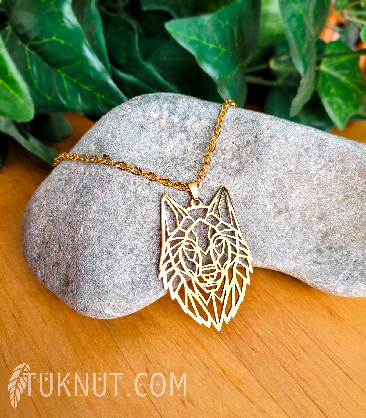 Collier d'inspiration autochtone avec pendentif (loup) sur chaîne en acier inoxydable (couleur : or) TUKNUT