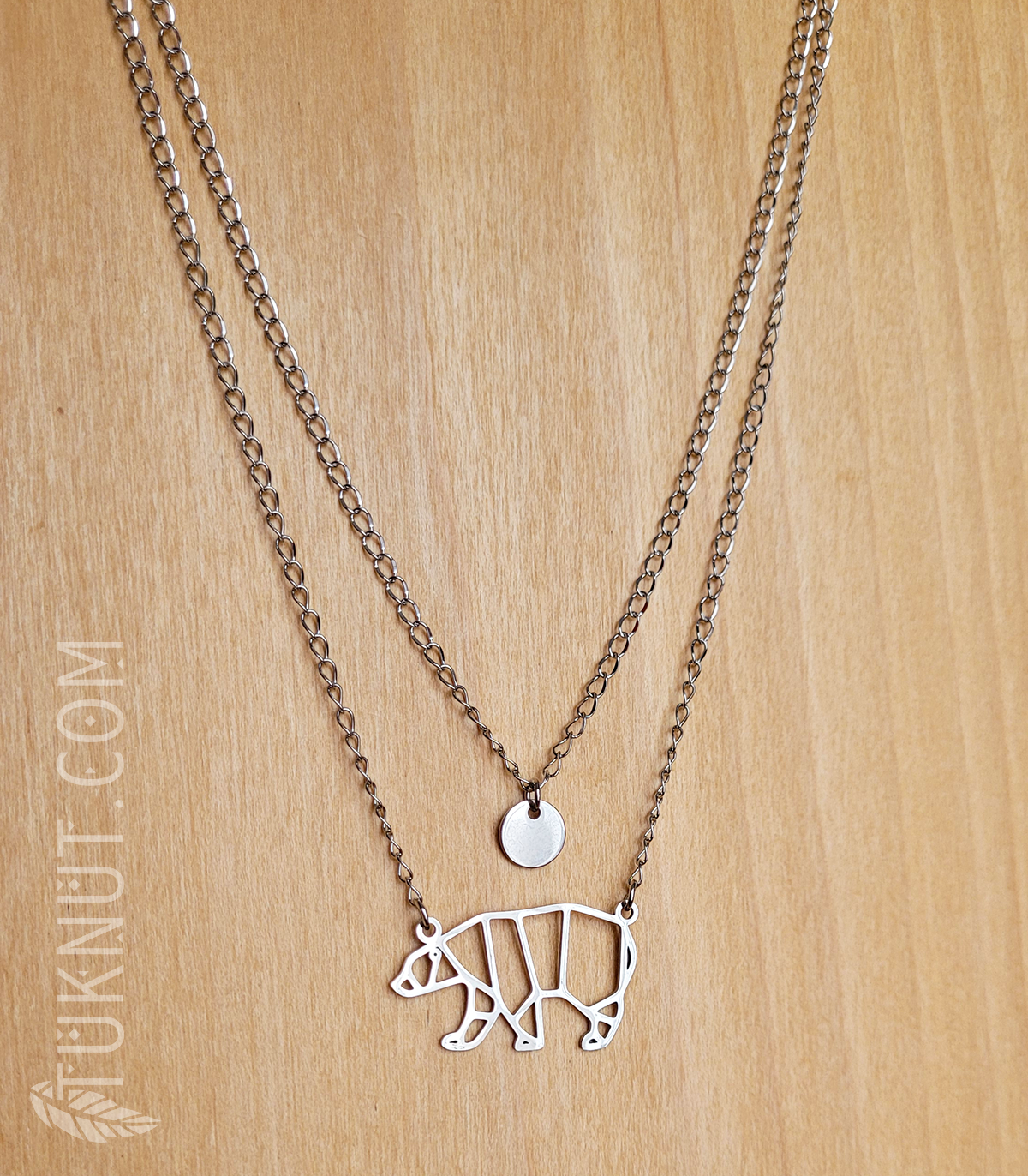 Collier (deux rangs de chaîne) d'inspiration autochtone avec 3 pendentifs (ours, lune et étoile) en acier inoxydable (couleur : argent) TUKNUT