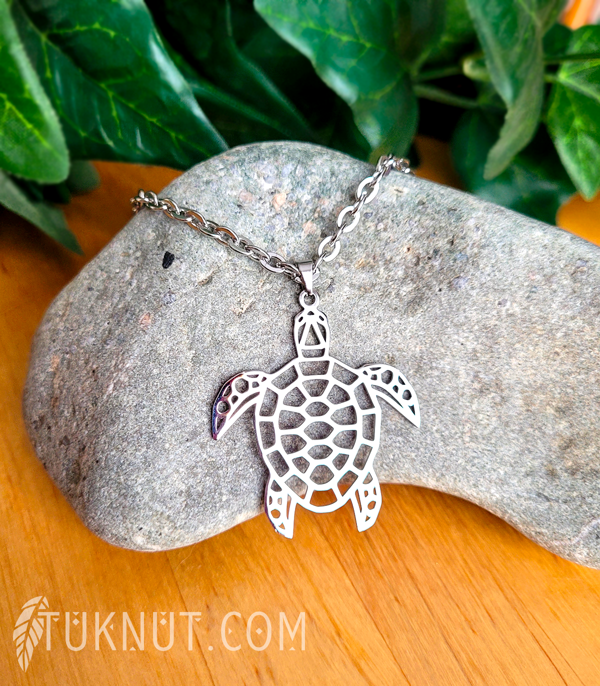 Collier d'inspiration autochtone avec pendentif (tortue) sur chaîne en acier inoxydable (couleur : argent) TUKNUT
