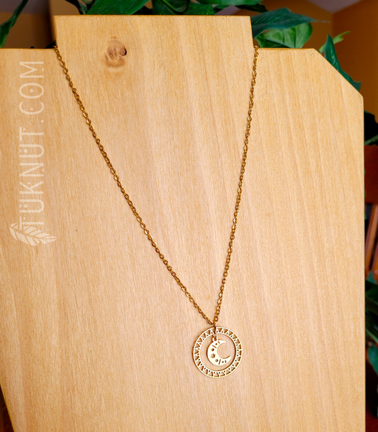Collier d'inspiration autochtone en acier inoxydable avec pendentif (Soleil avec la lune et les étoiles) (couleur : or) TUKNUT
