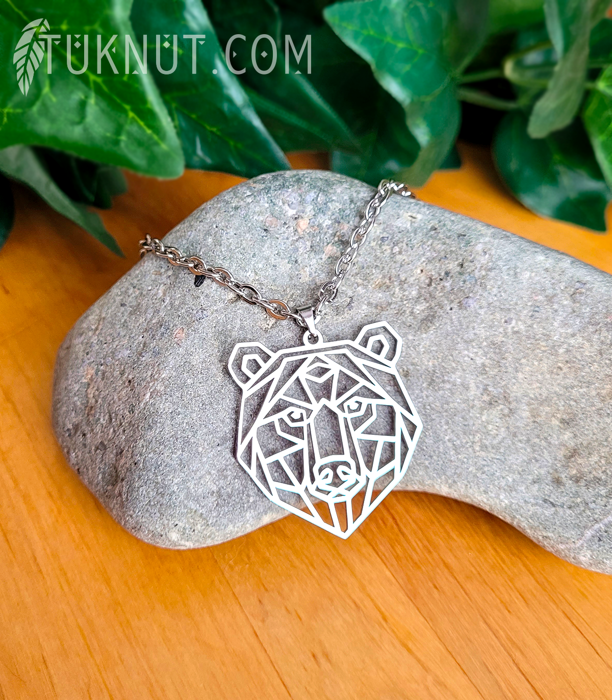 Collier d'inspiration autochtone avec pendentif (ours) sur chaîne en acier inoxydable (couleur : argent) TUKNUT