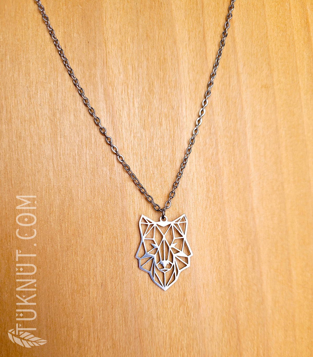 Collier d'inspiration autochtone avec pendentif (loup) sur chaîne en acier inoxydable (couleur : argent) TUKNUT
