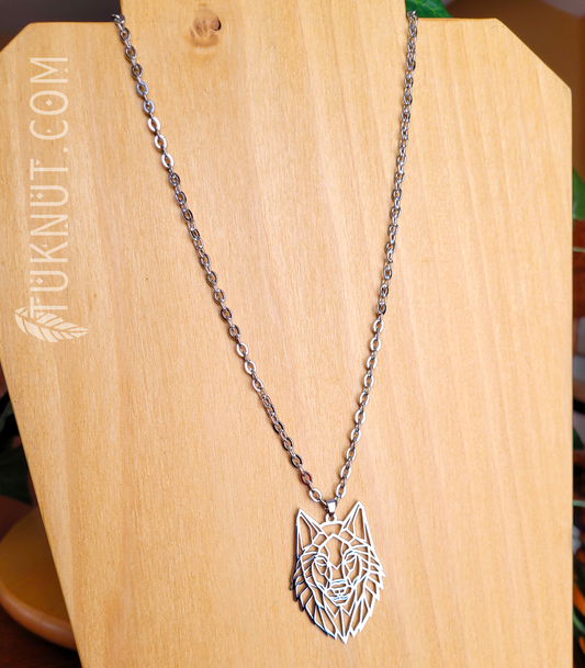 Collier d'inspiration autochtone avec pendentif (loup) sur chaîne en acier inoxydable (couleur : argent) TUKNUT