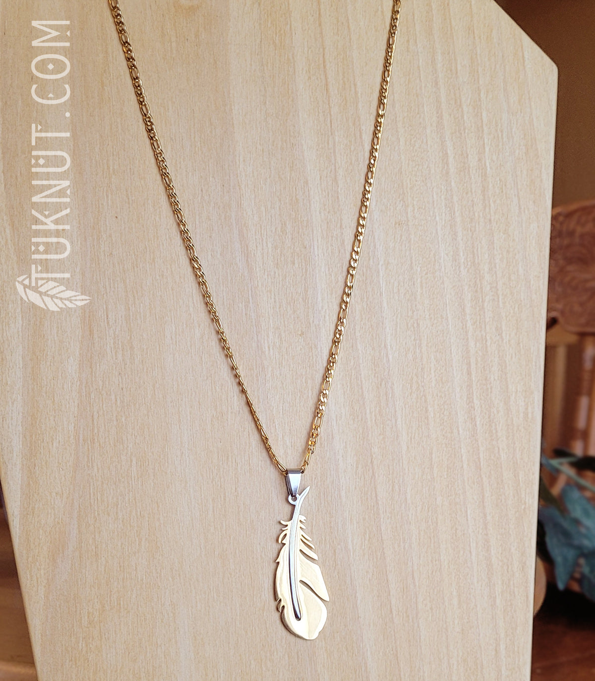 Gold Feather and Chain Necklace • C91