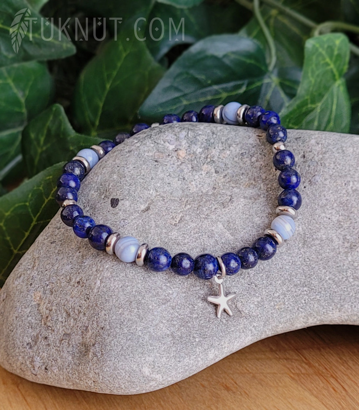 Bracelet extensible avec lapis lazuli, jade bleu clair, billes et breloque (étoile de mer) en acier inoxydable (couleurs : bleu et argent) TUKNUT
