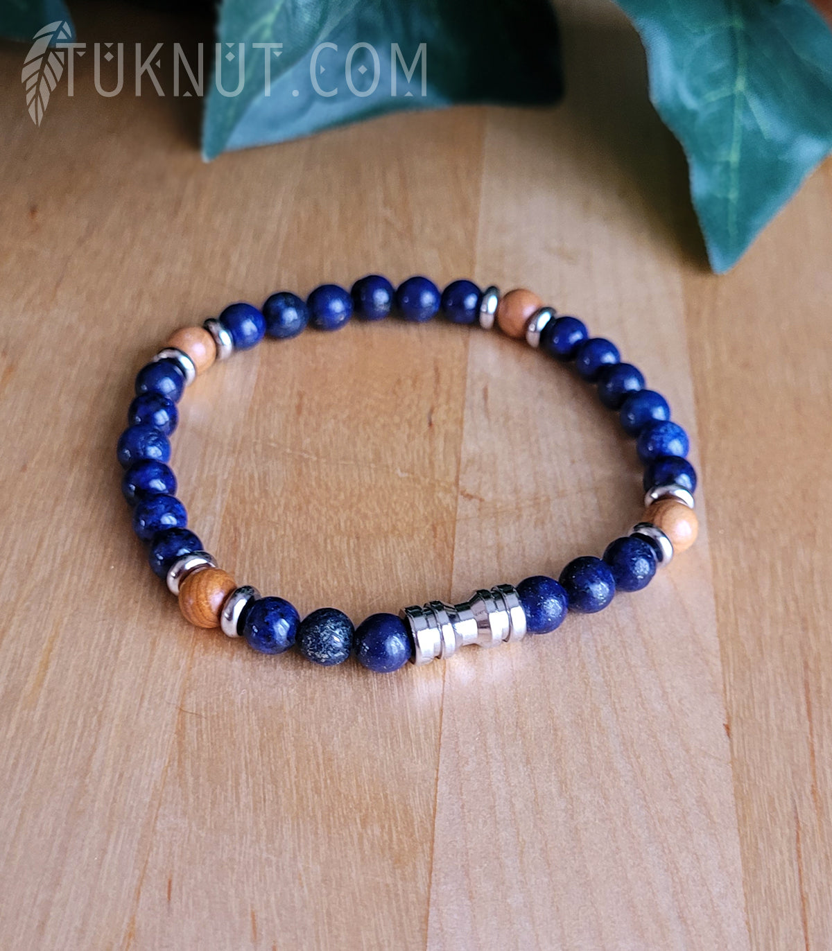Bracelet extensible avec lapis lazuli, bois et acier inoxydable (couleurs : bleu foncé, brun pâle et argent) TUKNUT
