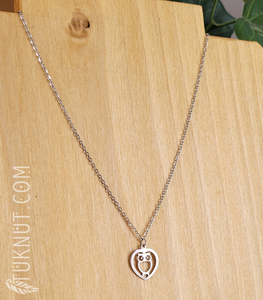 Collier d'inspiration autochtone avec pendentif (hibou dans un coeur) en acier inoxydable (couleurs : argent) TUKNUT