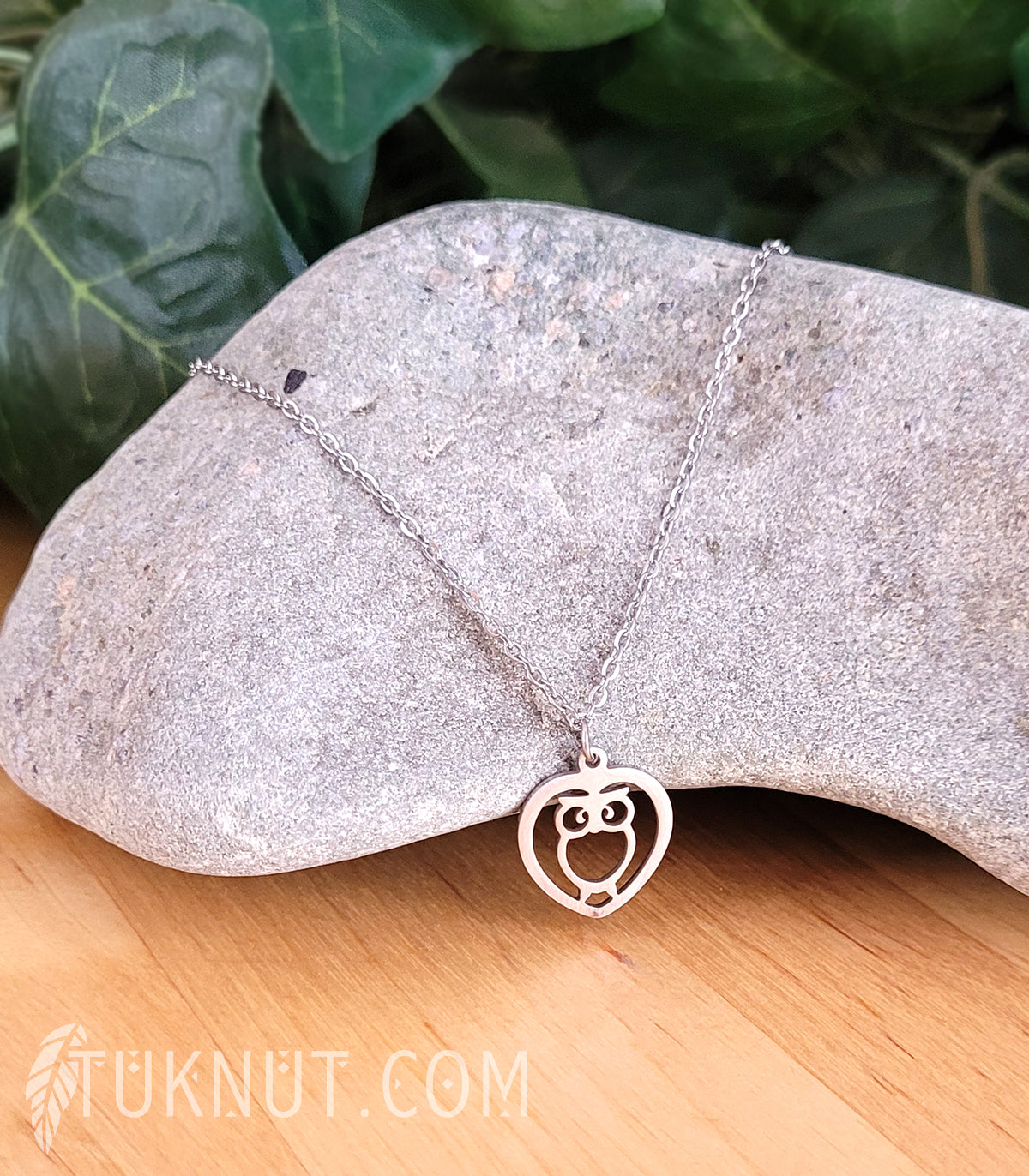 Collier d'inspiration autochtone avec pendentif (hibou dans un coeur) en acier inoxydable (couleurs : argent) TUKNUT