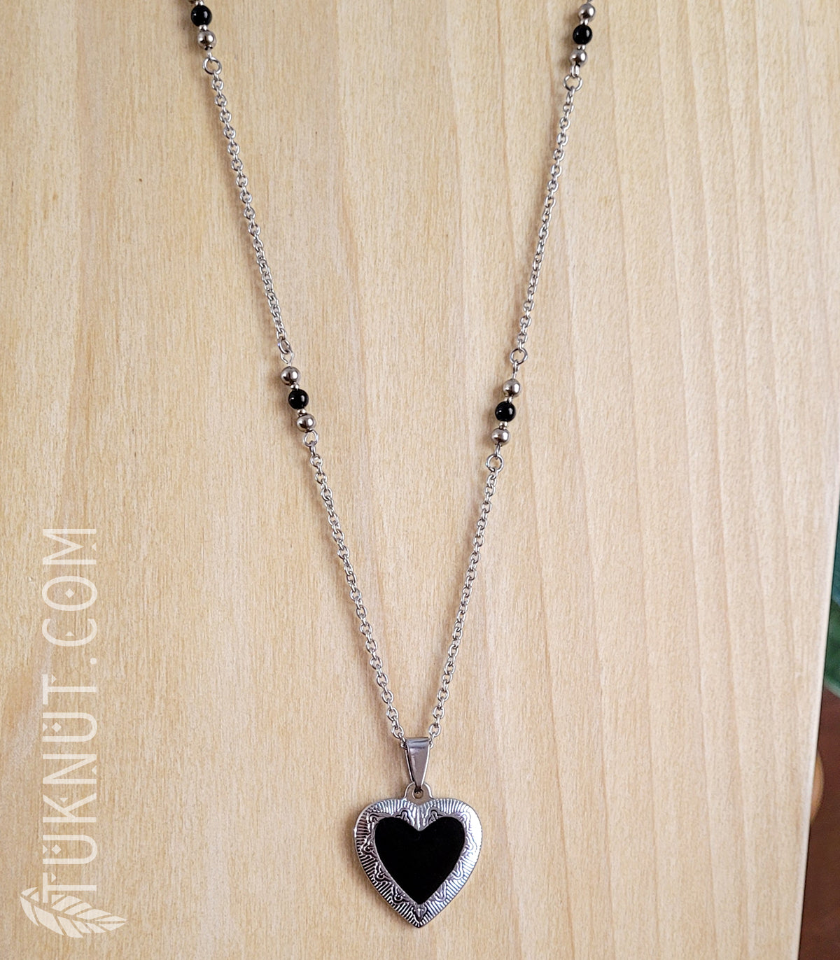 Collier en acier inoxydable avec pendentif (coeur avec remplissage noir) et onyx (couleurs : noir et argent) TUKNUT