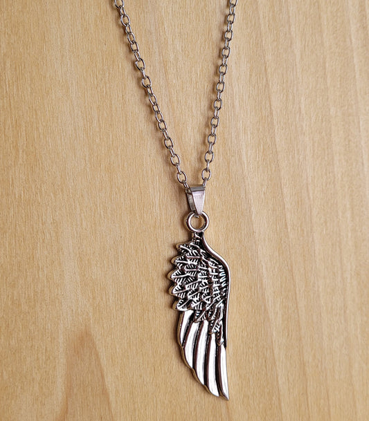 Collier d'inspiration autochtone avec pendentif (aile d'ange) en métal (couleur : argent) TUKNUT