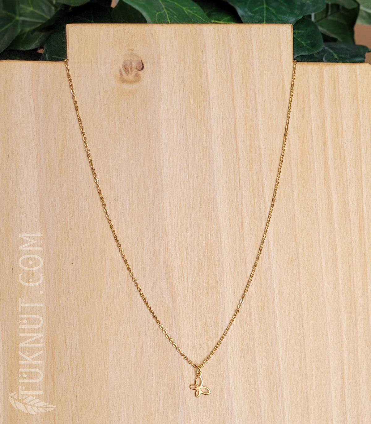 Collier d'inspiration autochtone avec pendentif (papillon) en acier inoxydable (couleur : or) TUKNUT